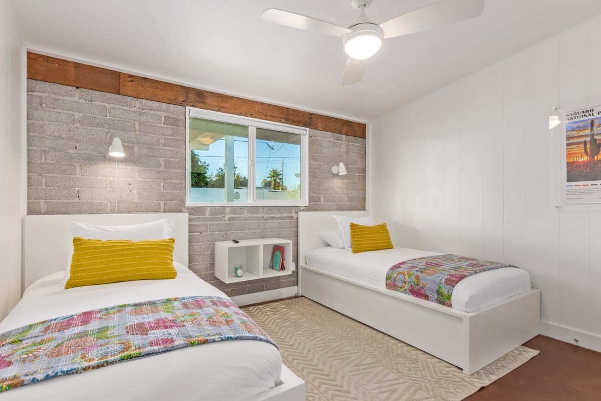 ห้องพักสำหรับผู้เข้าพัก 2 คนพร้อมเตียงเดี่ยว 2 หลัง