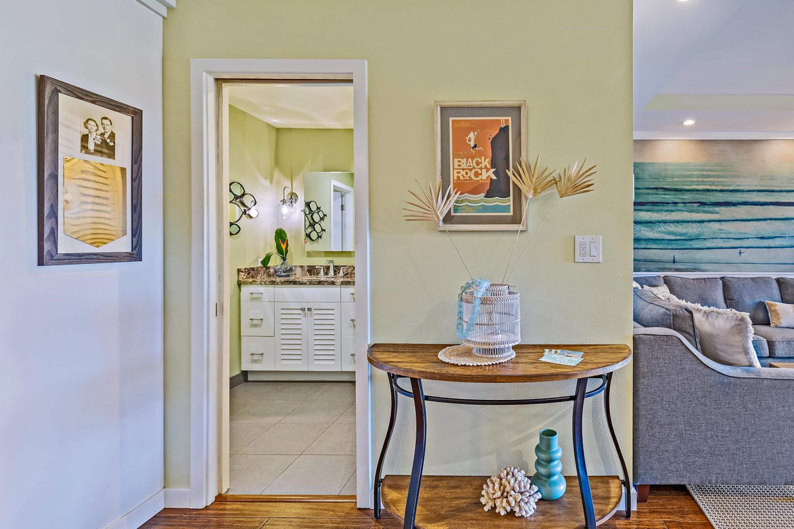 Condo in Lahaina · ★5.0 · 1 bedroom · 2 beds · 2 baths - Image 10