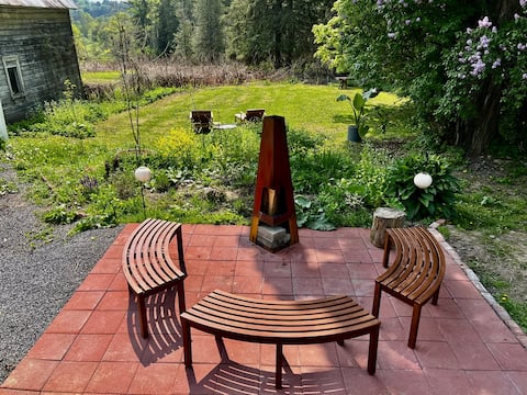 Burnham Cottage ~ A lovely family retreat!
