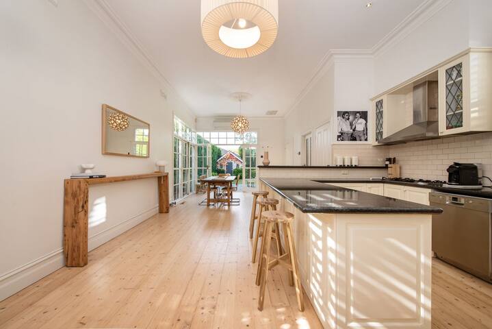 Timeless Gem in Malvern East gallery image 4