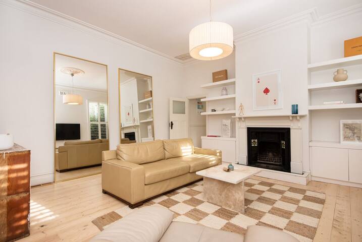 Timeless Gem in Malvern East gallery image 2