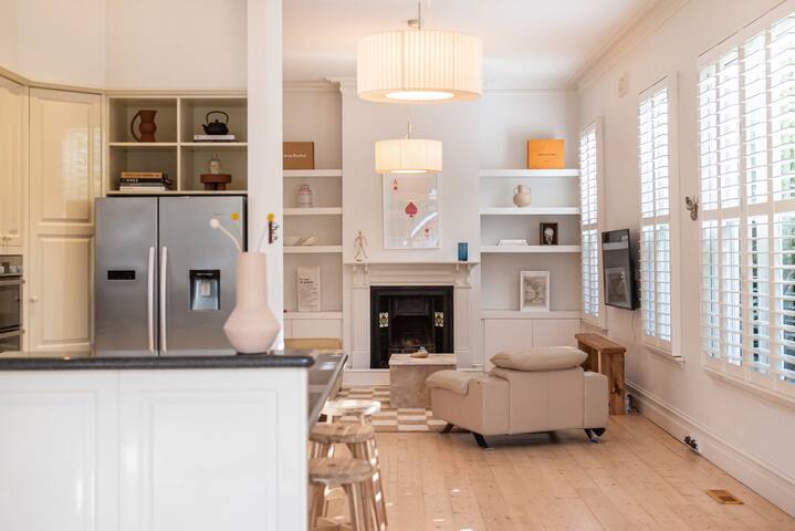 Timeless Gem in Malvern East gallery image 3