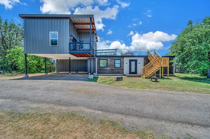 Live Oak | Unprecedented Aerial Container Home