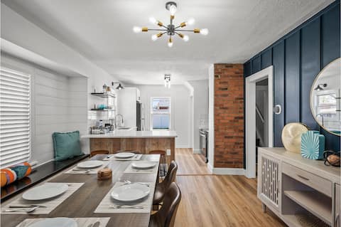 Amazing Parma Home King Bed + Full Office Room