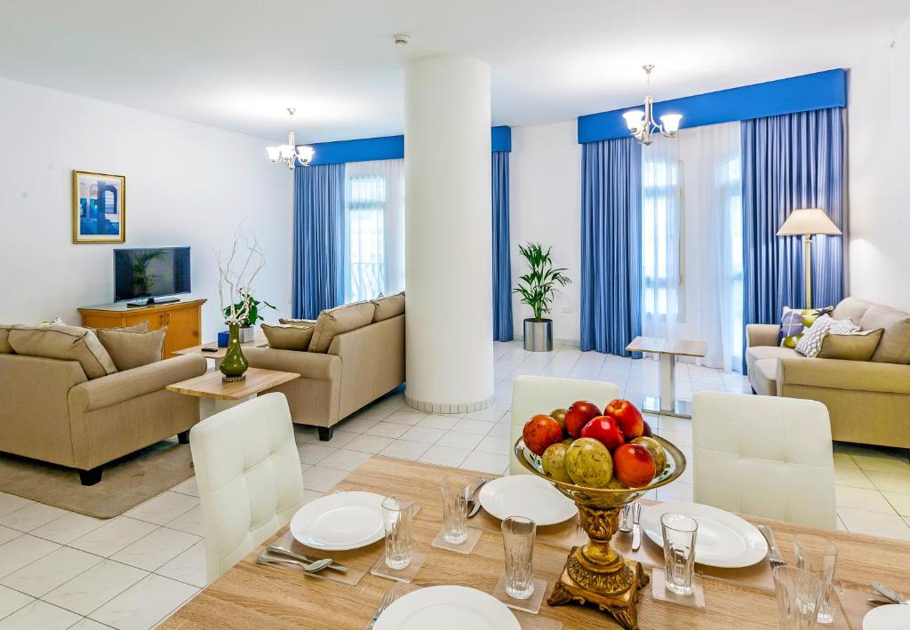 3-Bedroom Apartment · Downtown Dubai · II 4