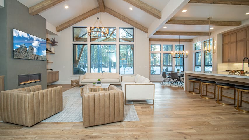 Sunriver Resort managed Airbnb listing 2
