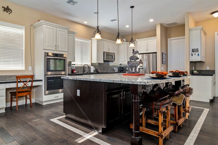 Red Mountain Rentals and Real Estate managed Airbnb listing 1