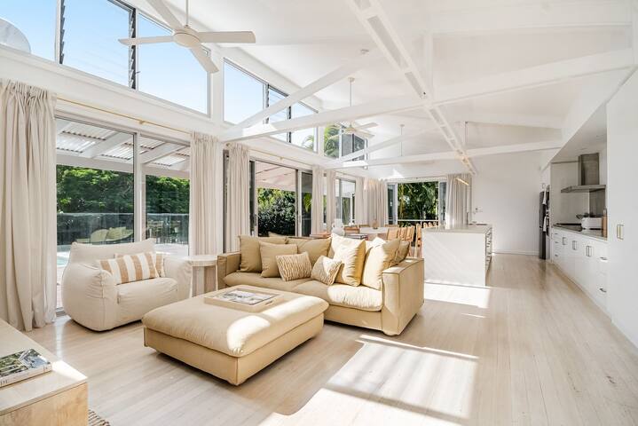 Magnolia: A Luxury Ewingsdale Home gallery image 3