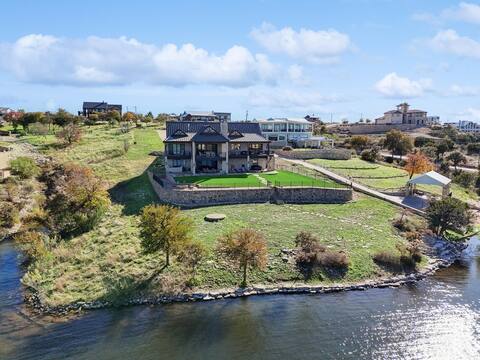 Lasterday Lodge-5 bedroom/5bath- Lakefront Home!