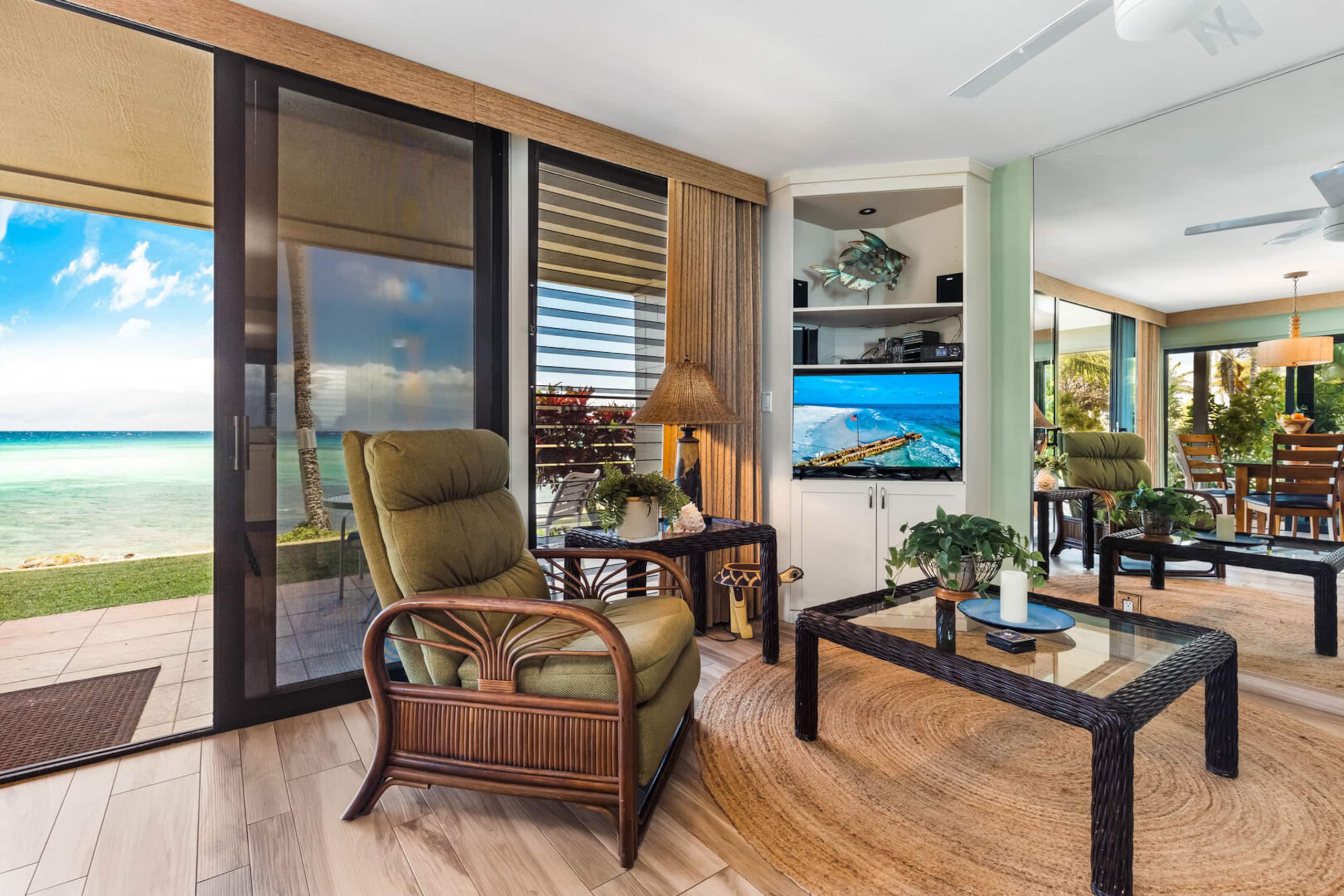 Condo in Lahaina · ★4.7 · 2 bedrooms · 3 beds · 2 baths - Image 12