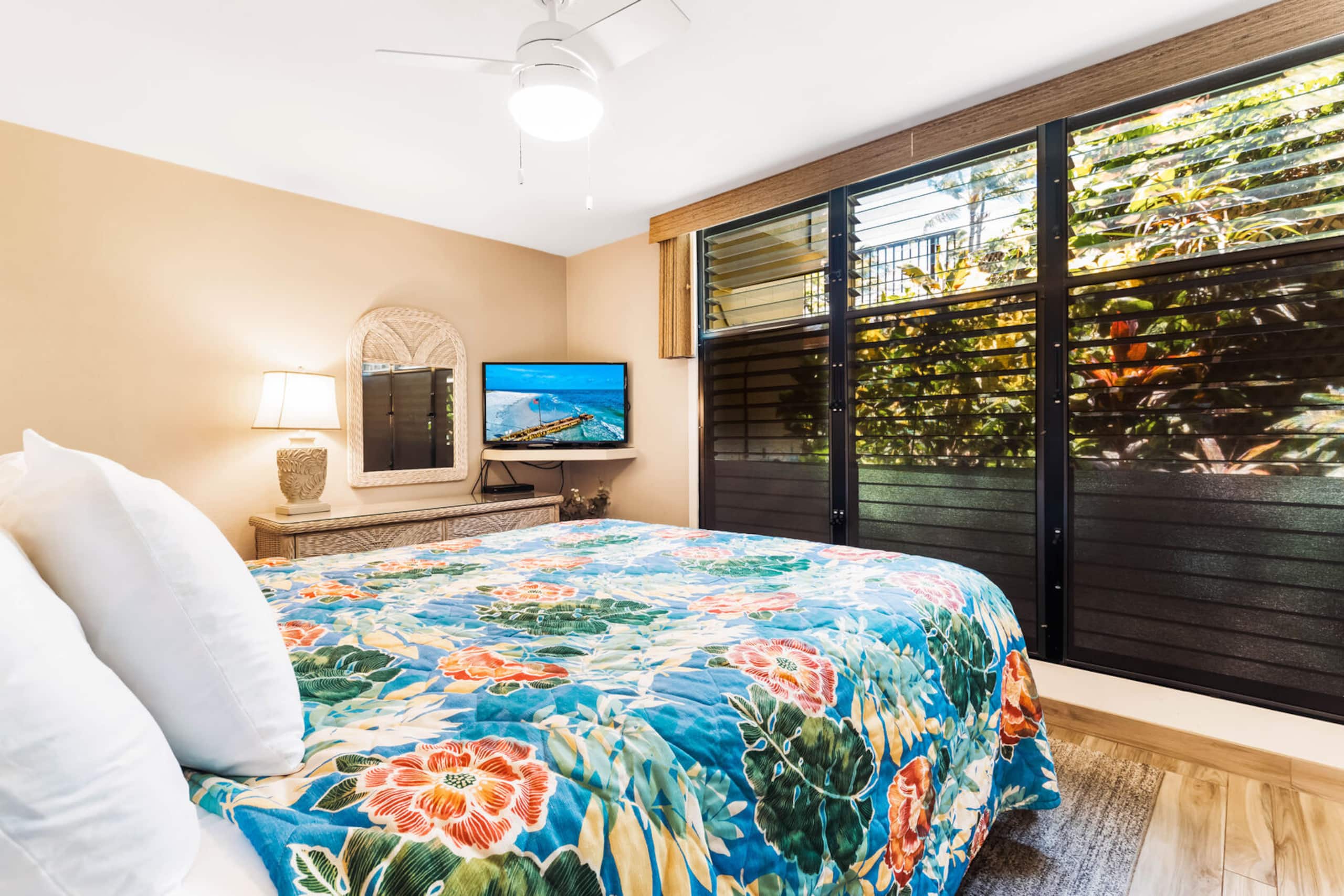 Condo in Lahaina · ★4.7 · 2 bedrooms · 3 beds · 2 baths - Image 20