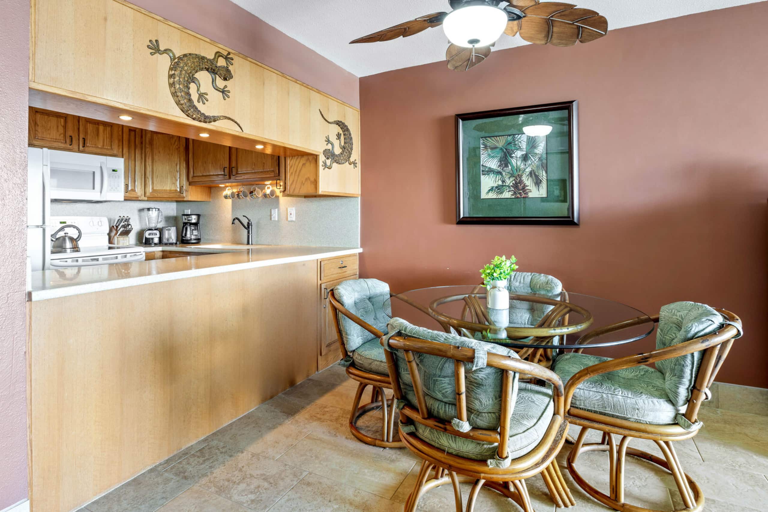 Condo in Lahaina · ★4.74 · 1 bedroom · 1 bed · 1 bath - Image 4