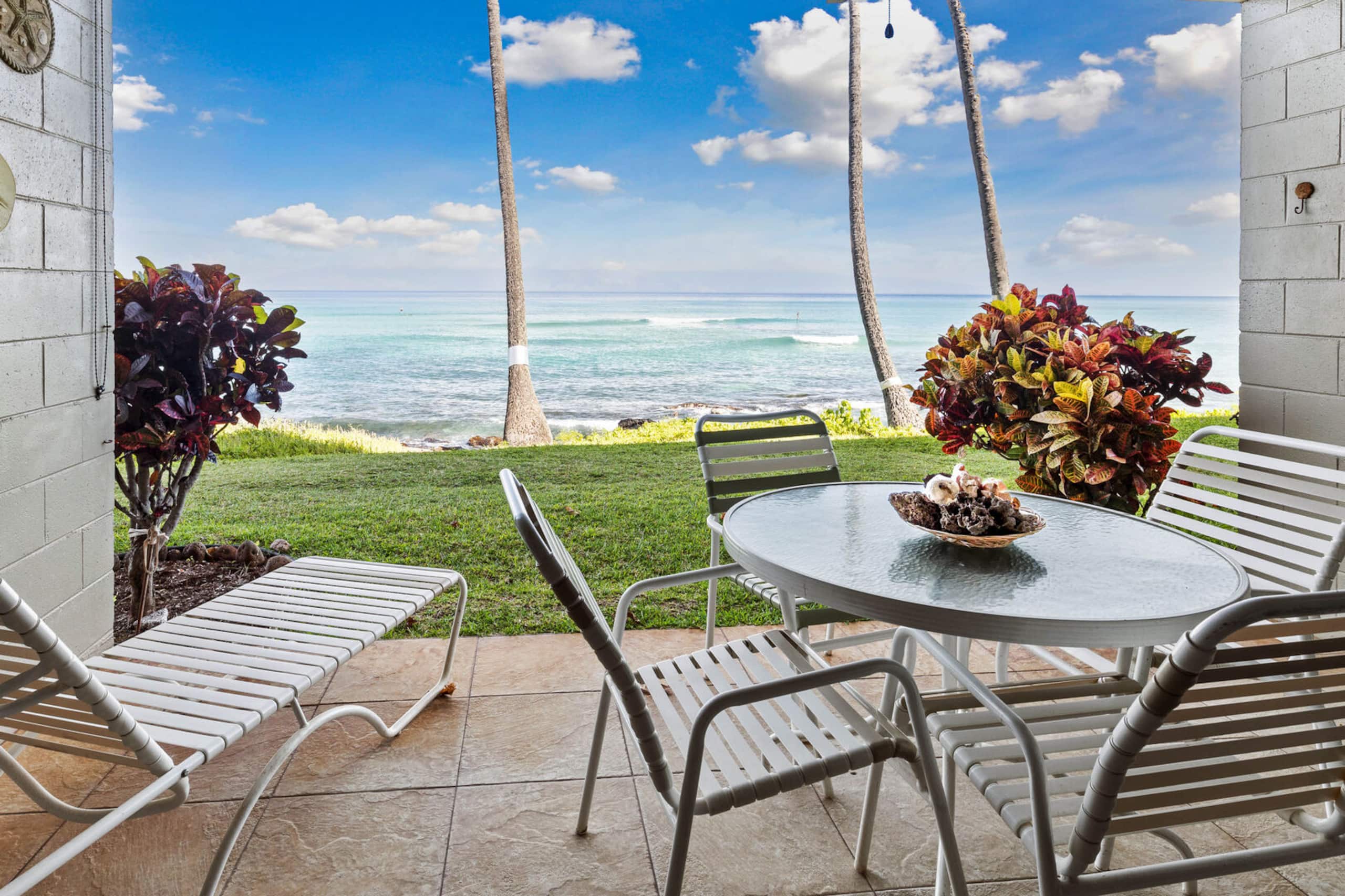 Condo in Lahaina · ★4.74 · 1 bedroom · 1 bed · 1 bath - Image 2