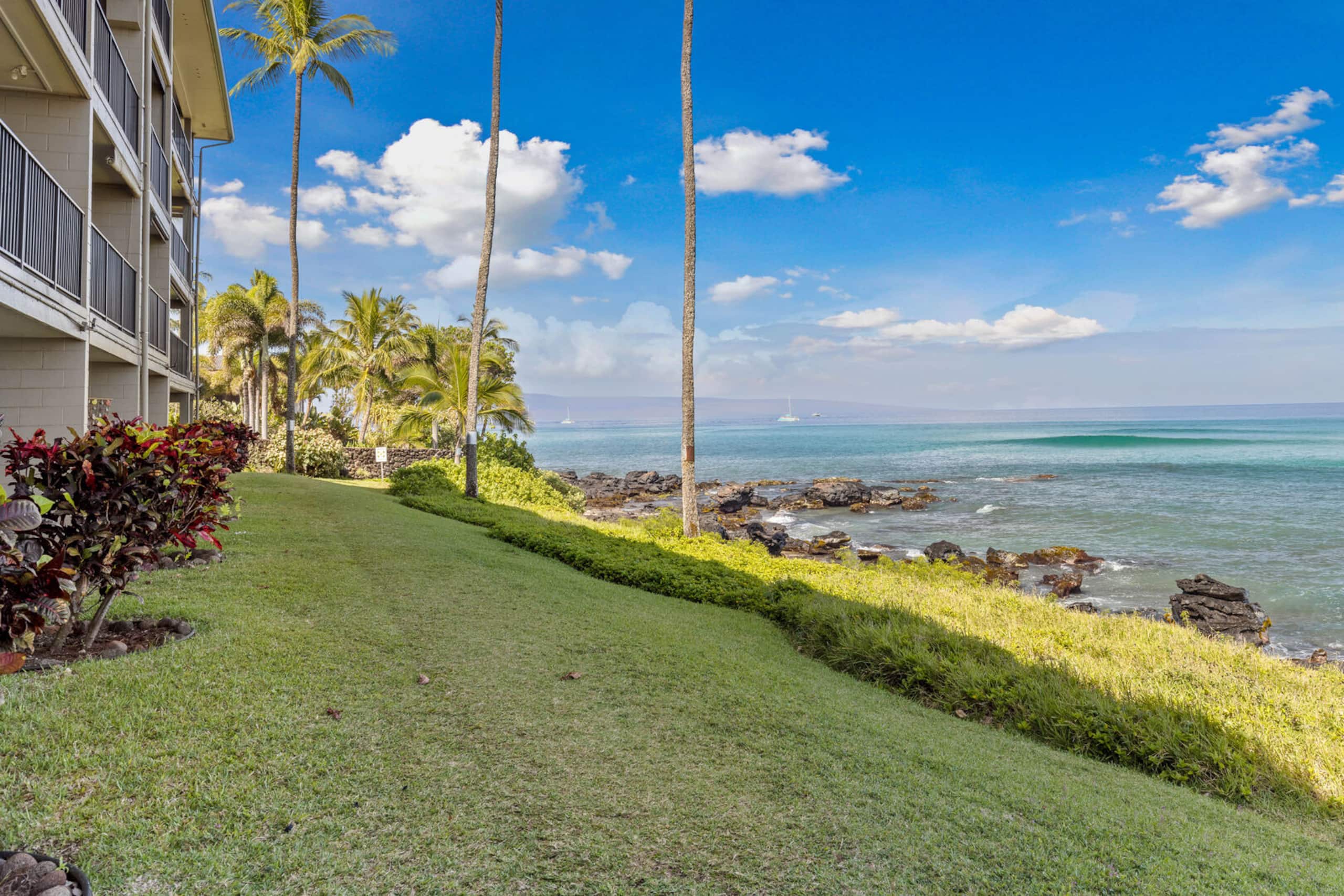 Condo in Lahaina · ★4.74 · 1 bedroom · 1 bed · 1 bath - Image 8