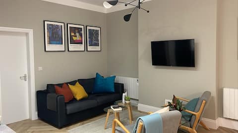 Top performing Airbnb: Spacious City Escape Queens in Windsor