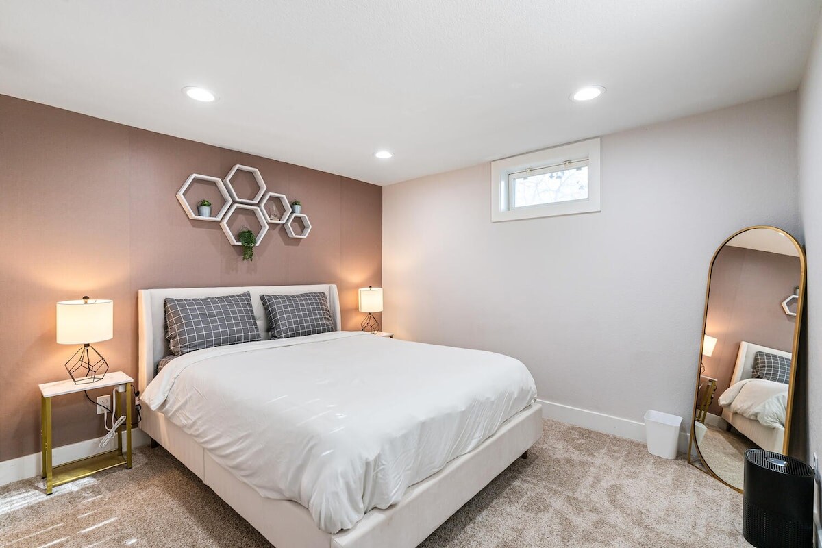 Glavna spavaća soba - bračni krevet (160x200)