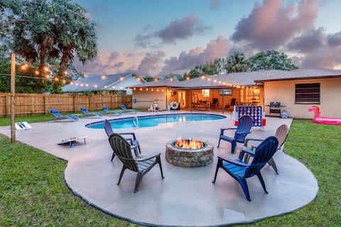 Heated Pool, 4BDR & Game Room - Bay Bungalow