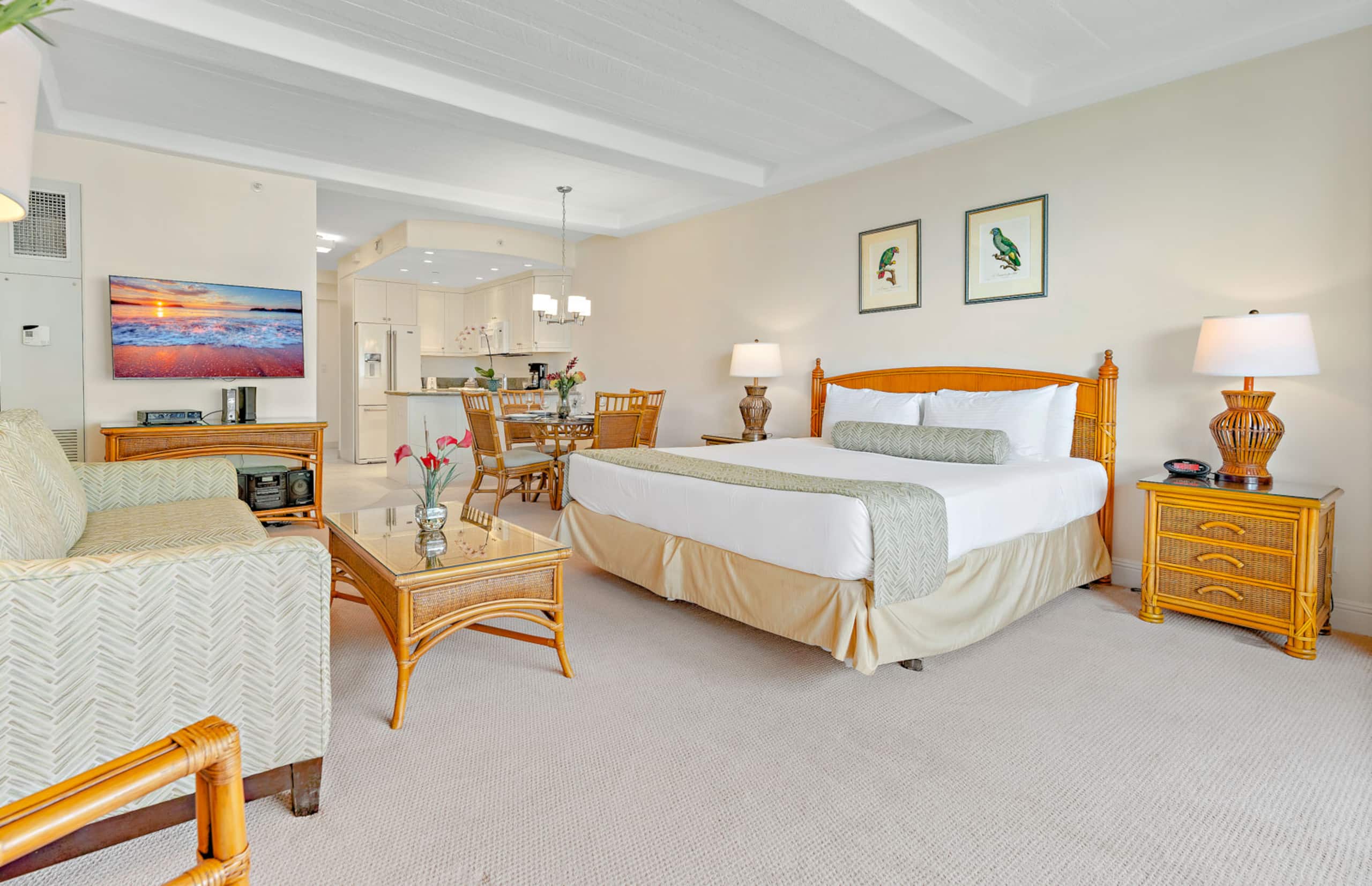 Condo in Lahaina · ★4.0 · Studio · 2 beds · 1 bath - Image 3