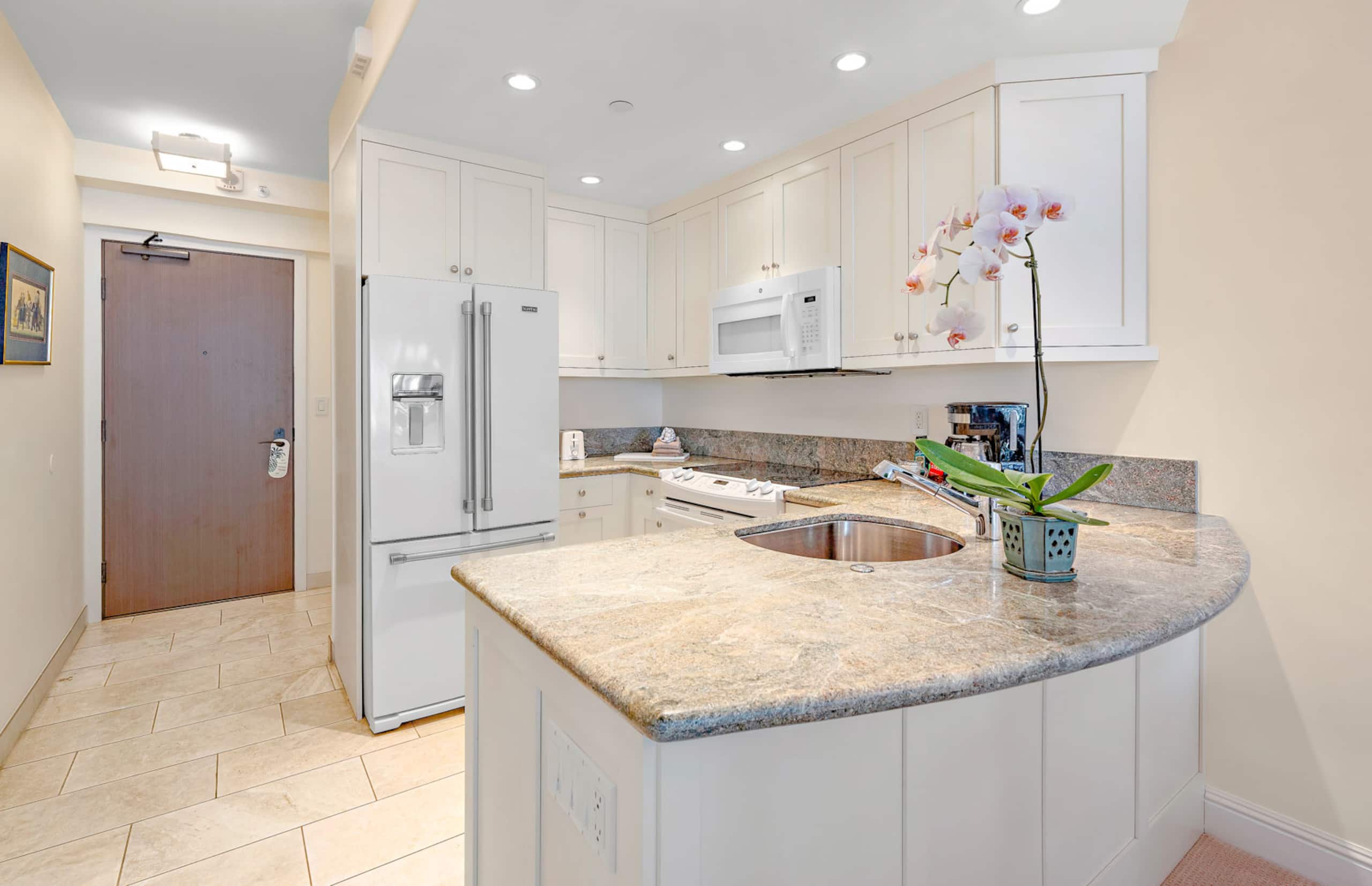 Condo in Lahaina · ★4.0 · Studio · 2 beds · 1 bath - Image 15