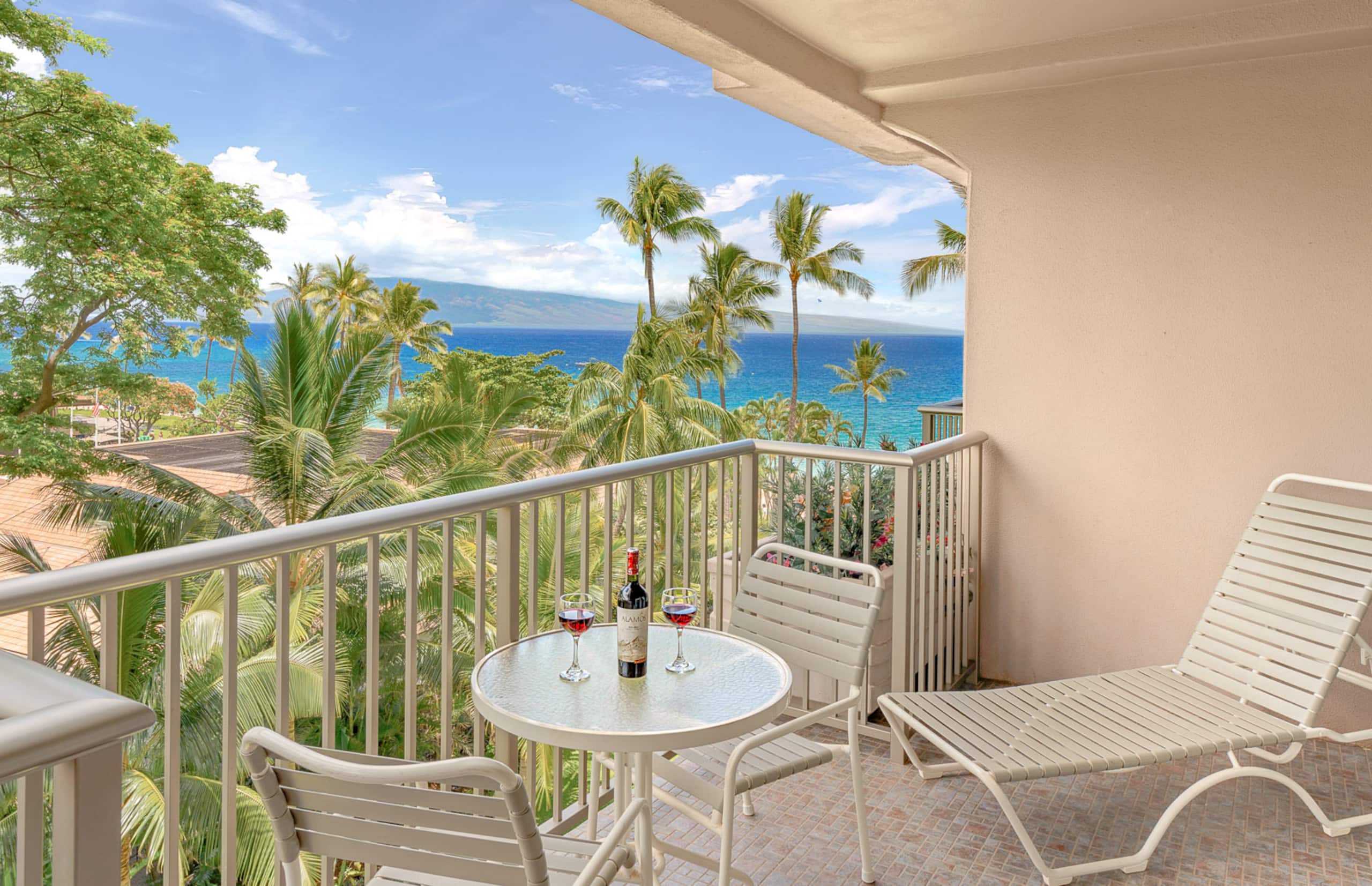 Condo in Lahaina · ★4.0 · Studio · 2 beds · 1 bath - Image 2