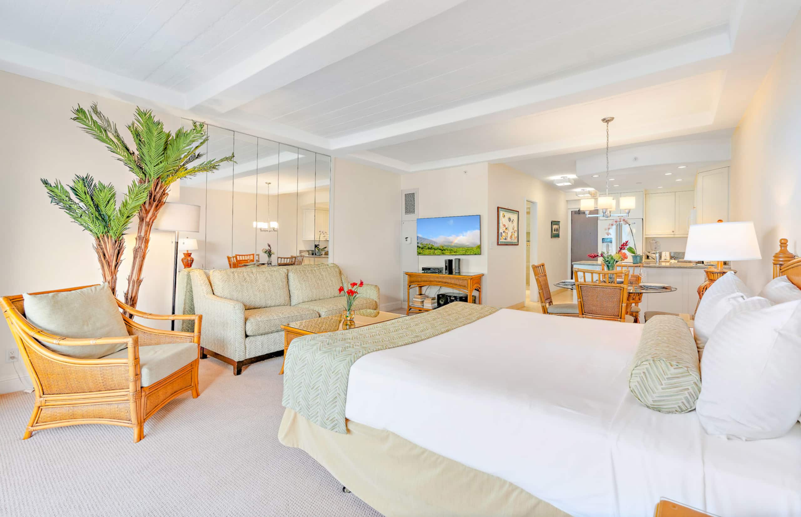 Condo in Lahaina · ★4.0 · Studio · 2 beds · 1 bath - Image 10