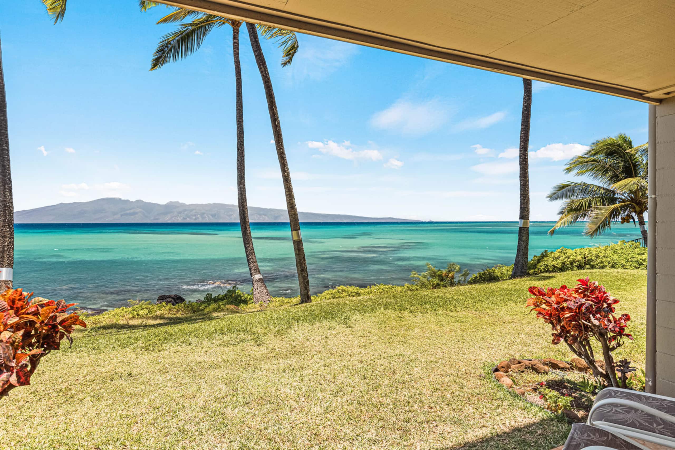 Condo in Lahaina · ★4.82 · 1 bedroom · 2 beds · 1 private bath - Image 3