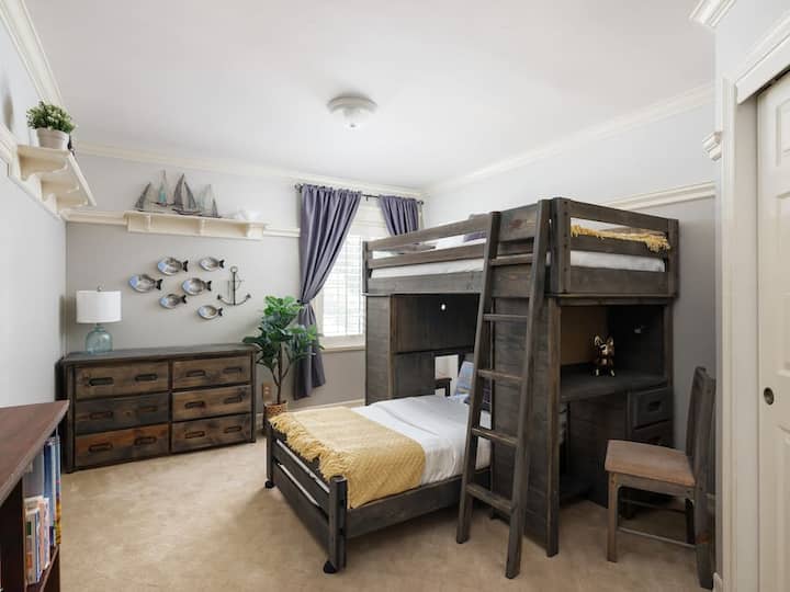 Dhoma e katërt e gjumit | Krevate marinari | Hapësirë pune | Komodinë