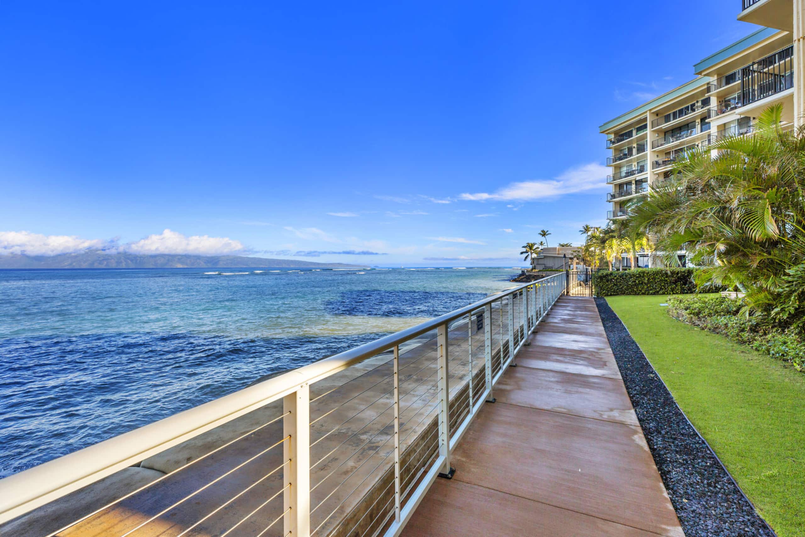 Condo in Lahaina · ★4.93 · 2 bedrooms · 2 beds · 2 baths - Image 41