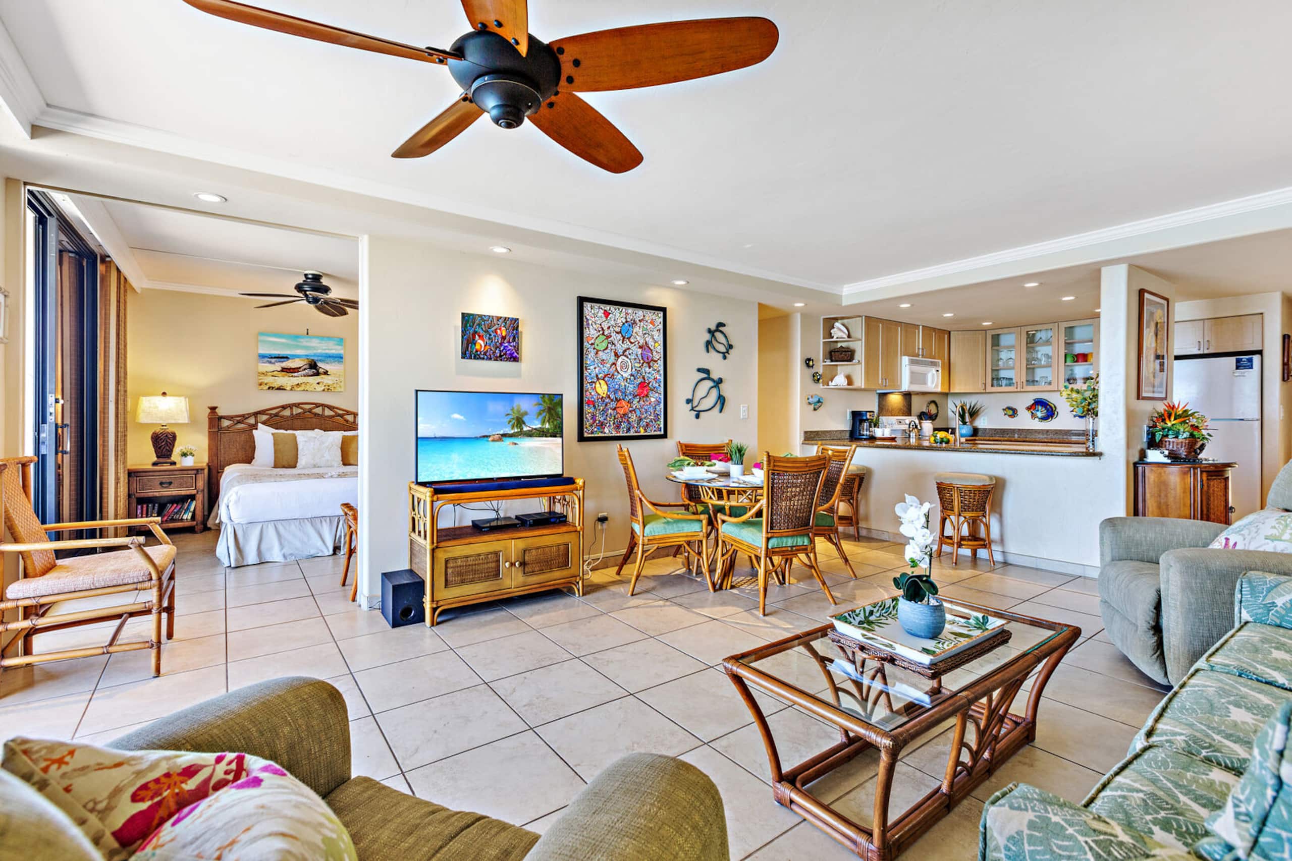 Condo in Lahaina · ★4.93 · 2 bedrooms · 2 beds · 2 baths - Image 9