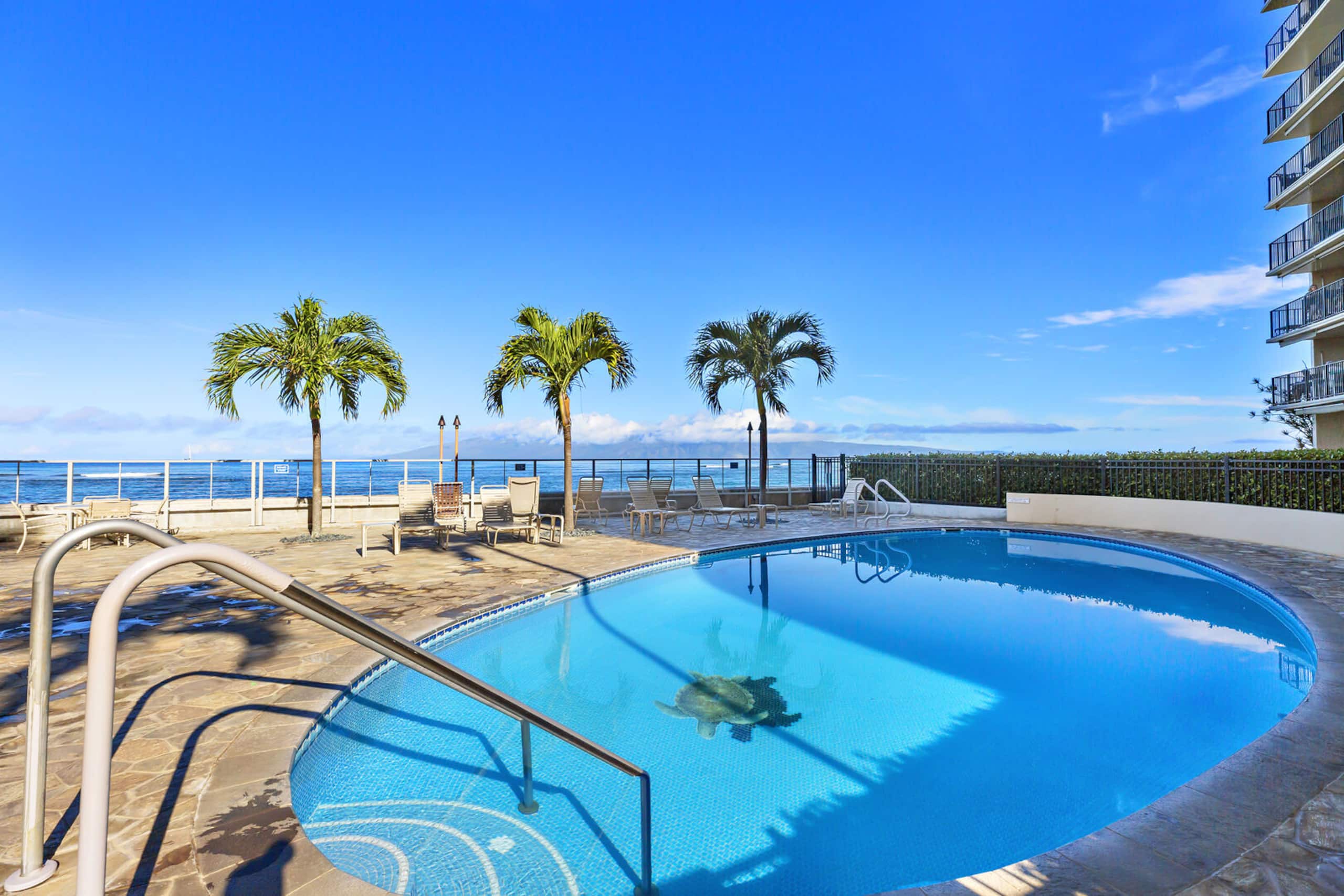 Condo in Lahaina · ★4.93 · 2 bedrooms · 2 beds · 2 baths - Image 37