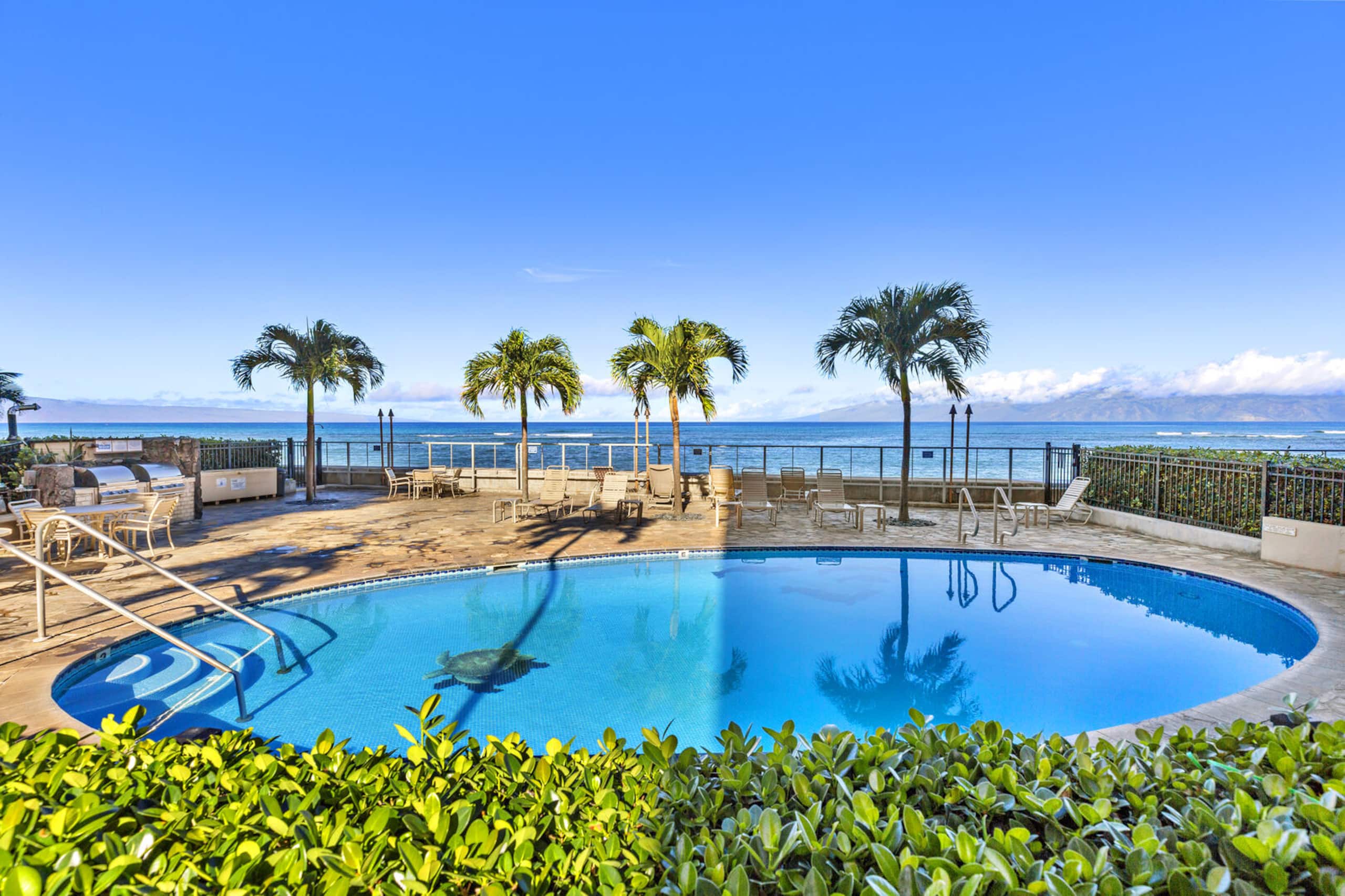 Condo in Lahaina · ★4.93 · 2 bedrooms · 2 beds · 2 baths - Image 38