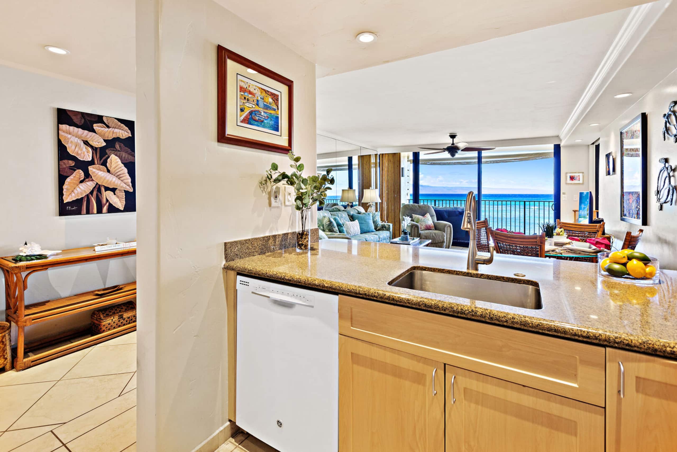 Condo in Lahaina · ★4.93 · 2 bedrooms · 2 beds · 2 baths - Image 18