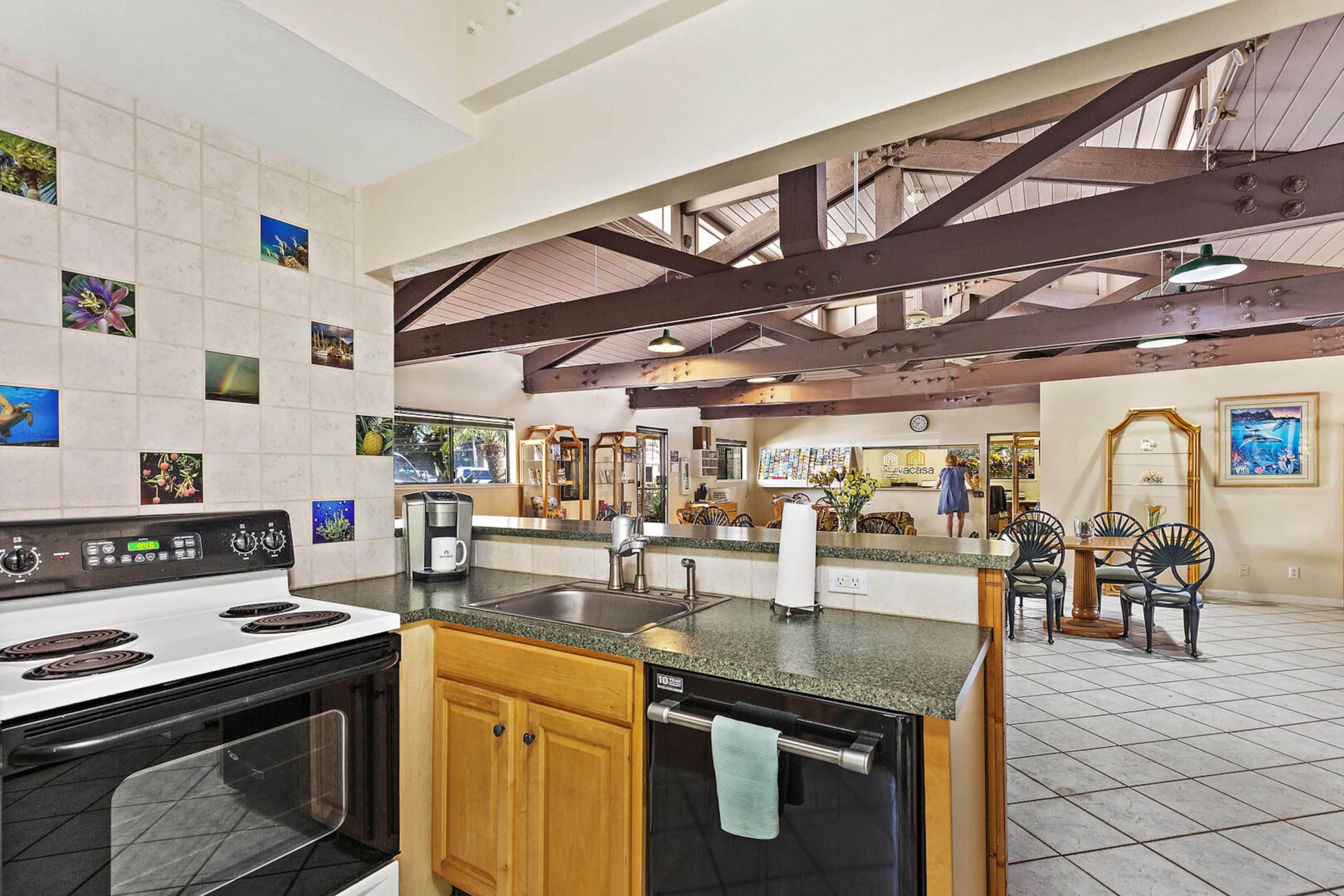 Condo in Lahaina · ★4.93 · 2 bedrooms · 2 beds · 2 baths - Image 44