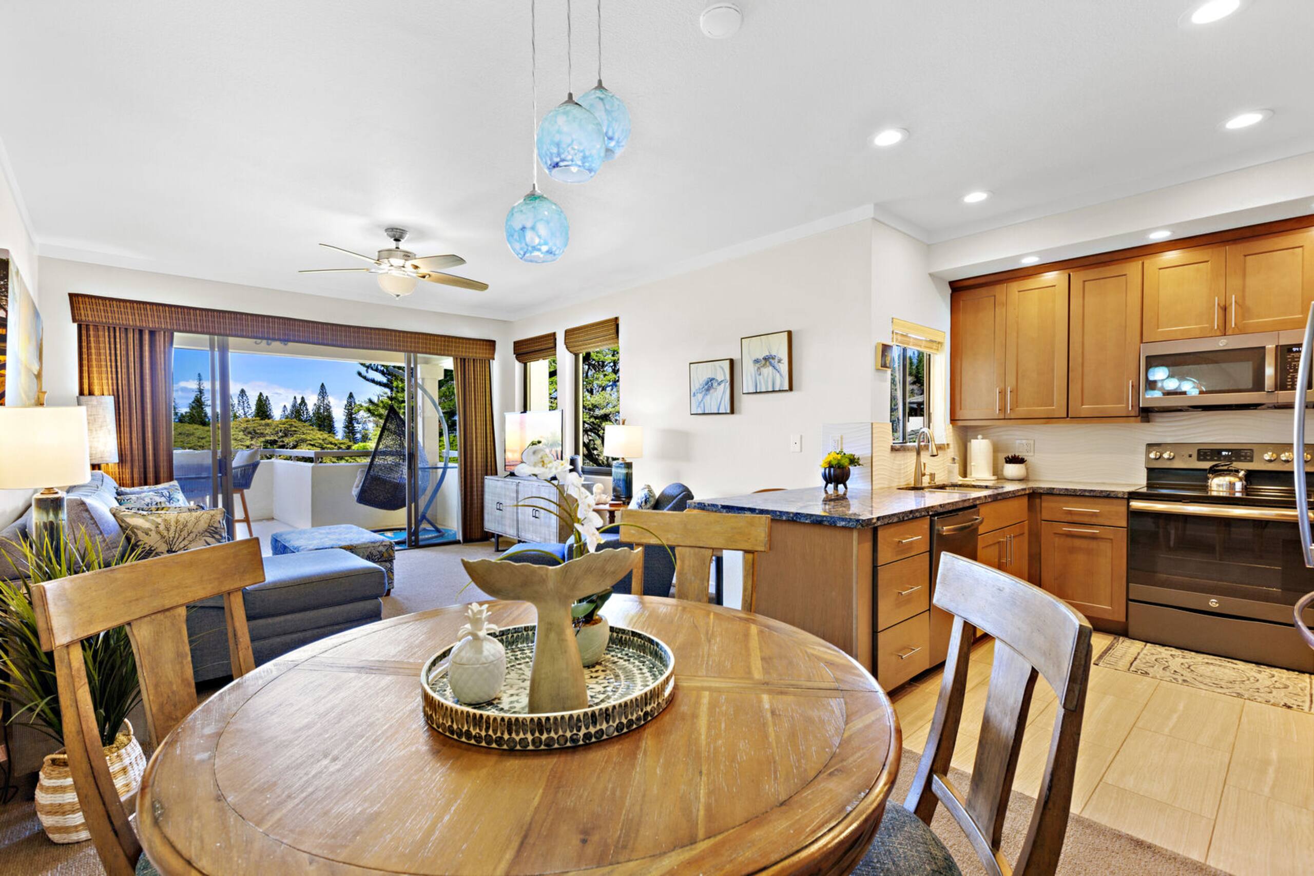 Condo in Lahaina · ★4.8 · 1 bedroom · 3 beds · 2 baths - Image 15