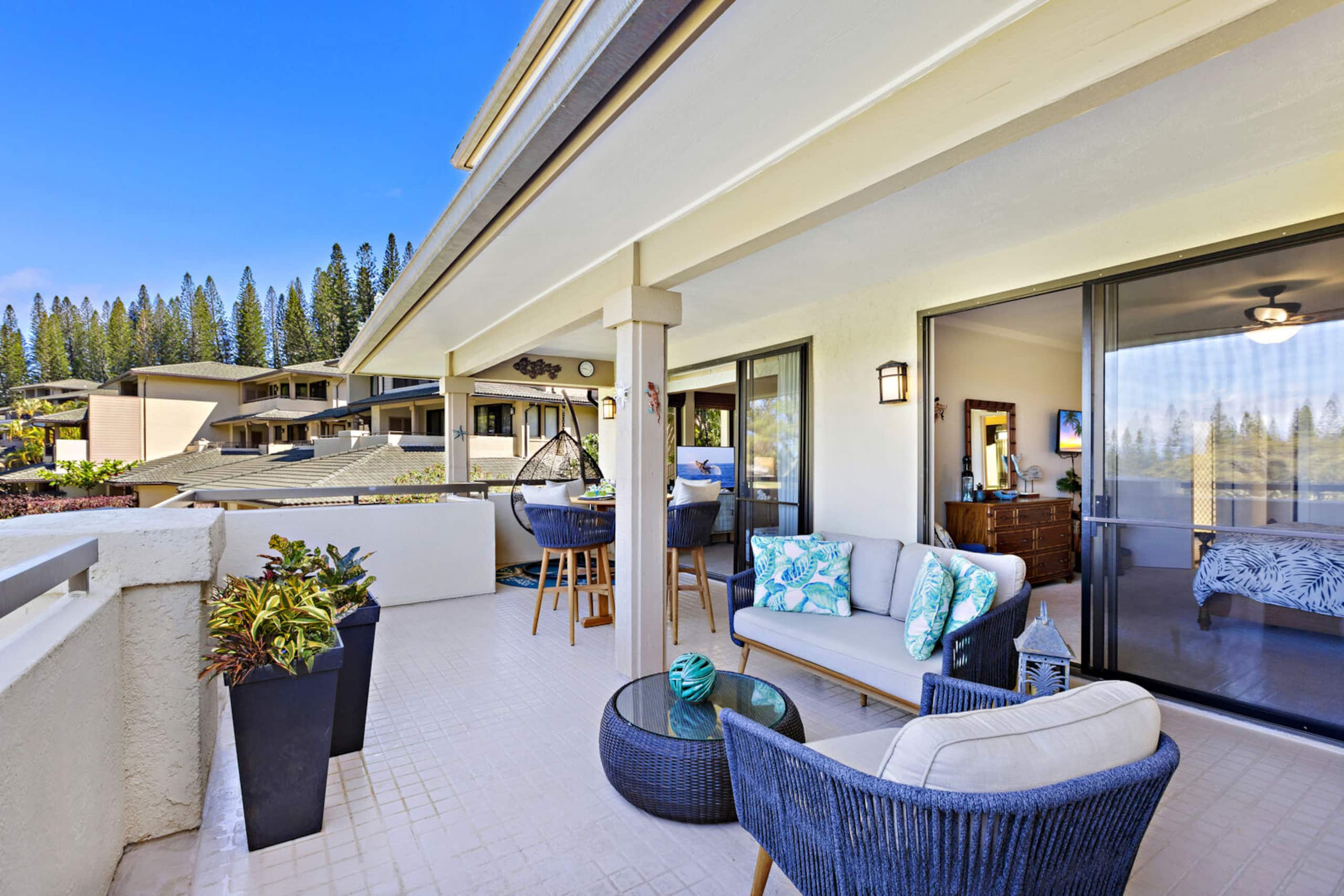 Condo in Lahaina · ★4.8 · 1 bedroom · 3 beds · 2 baths - Image 3