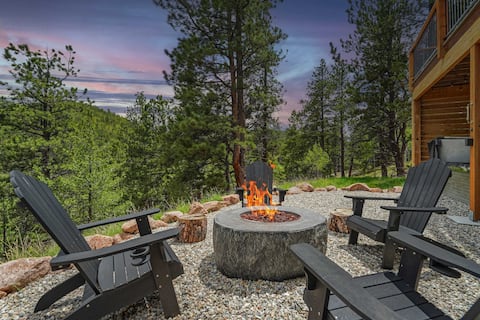 Valley Vista Lodge! Hot Tub, Fire-pit w Mtn Views!