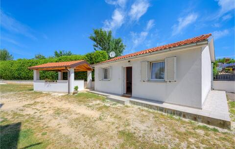 Amazing home in Zminj with WiFi