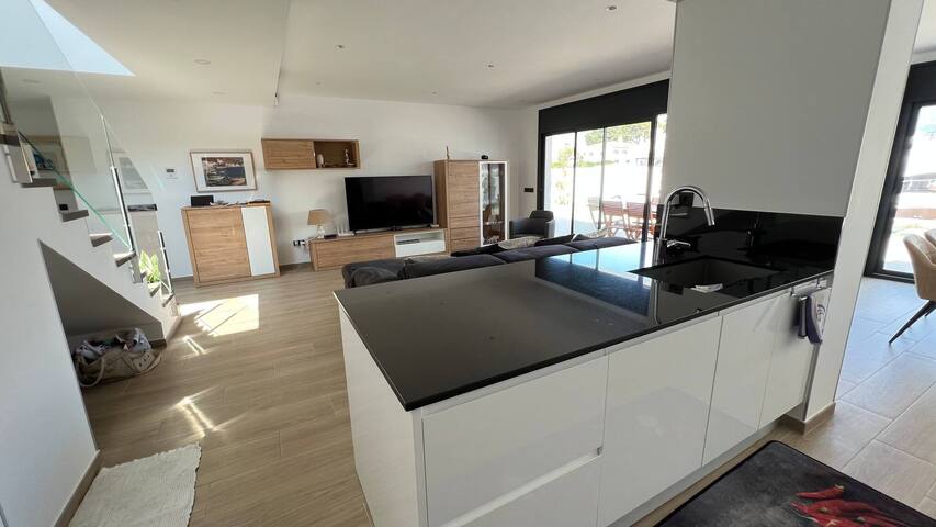 Villa with pool and canal view Av-44 gallery image 3