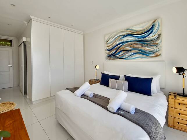 Spacious Villa w/ AC + Pool gallery image 3