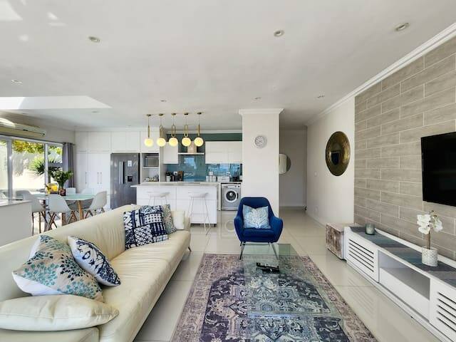 Spacious Villa w/ AC + Pool gallery image 4