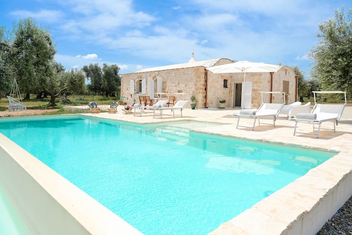 New Trullo Delori with Infinity Pool
