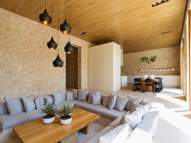 Stylish townhouse which is great for cyclists