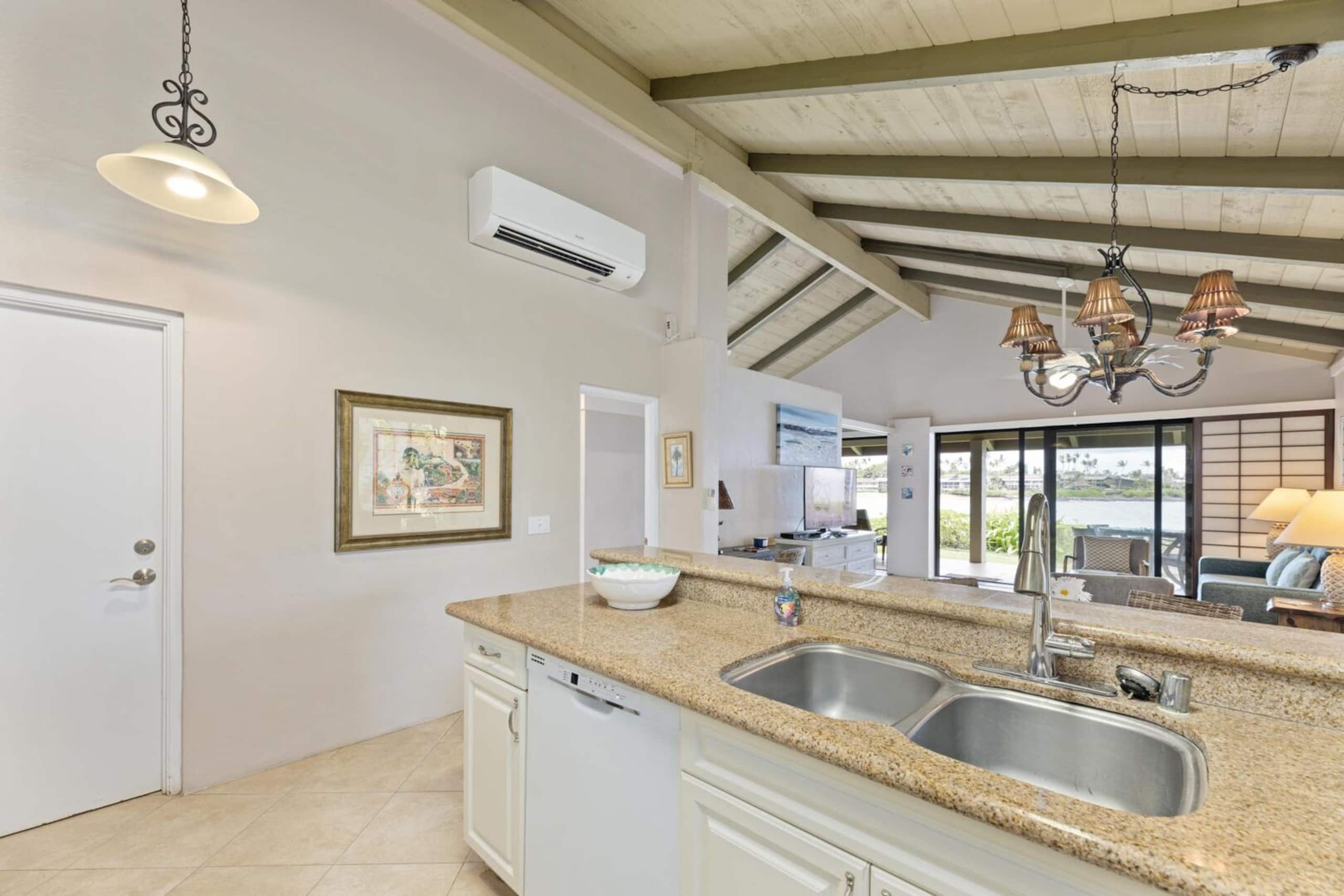 Condo in Lahaina · ★4.57 · 2 bedrooms · 2 beds · 2 baths - Image 9