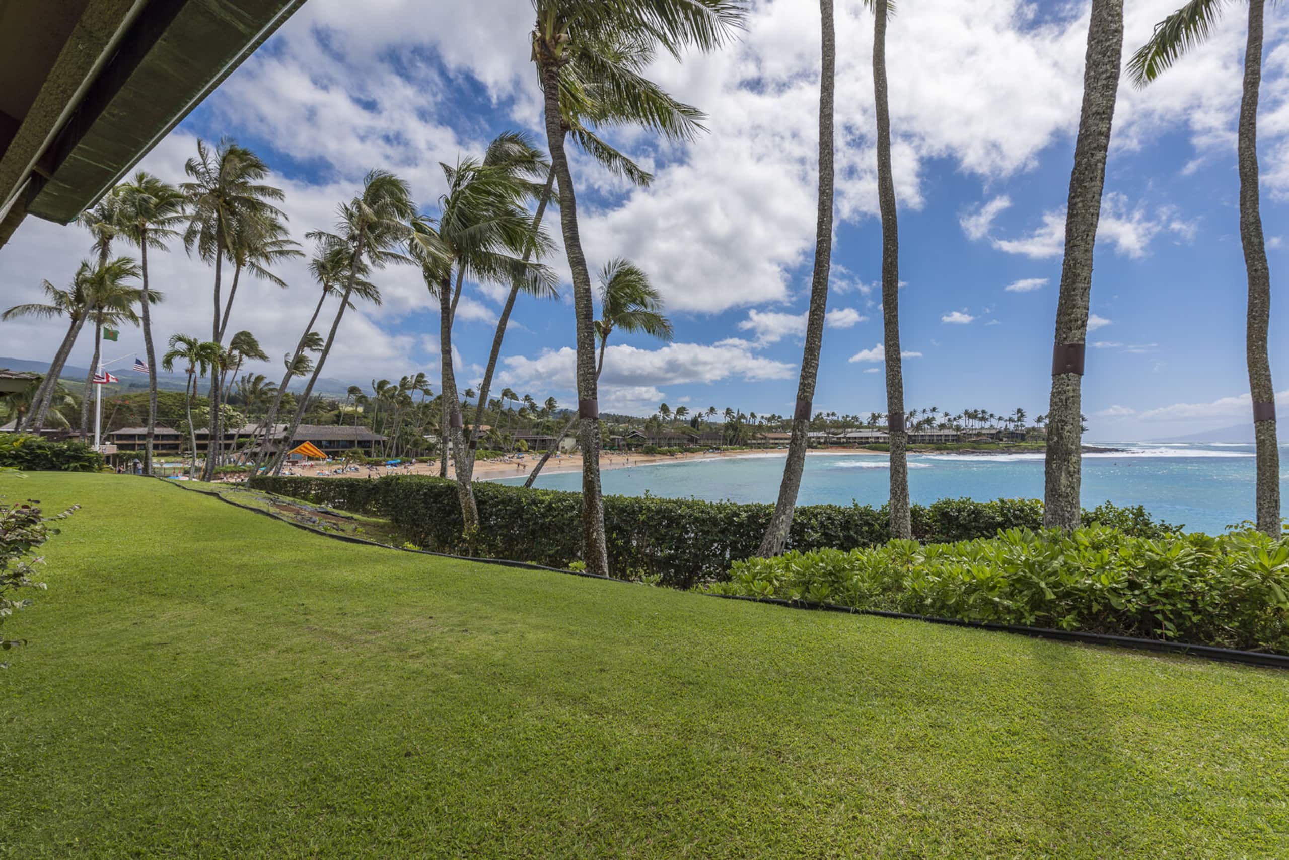 Condo in Lahaina · ★4.57 · 2 bedrooms · 2 beds · 2 baths - Image 4