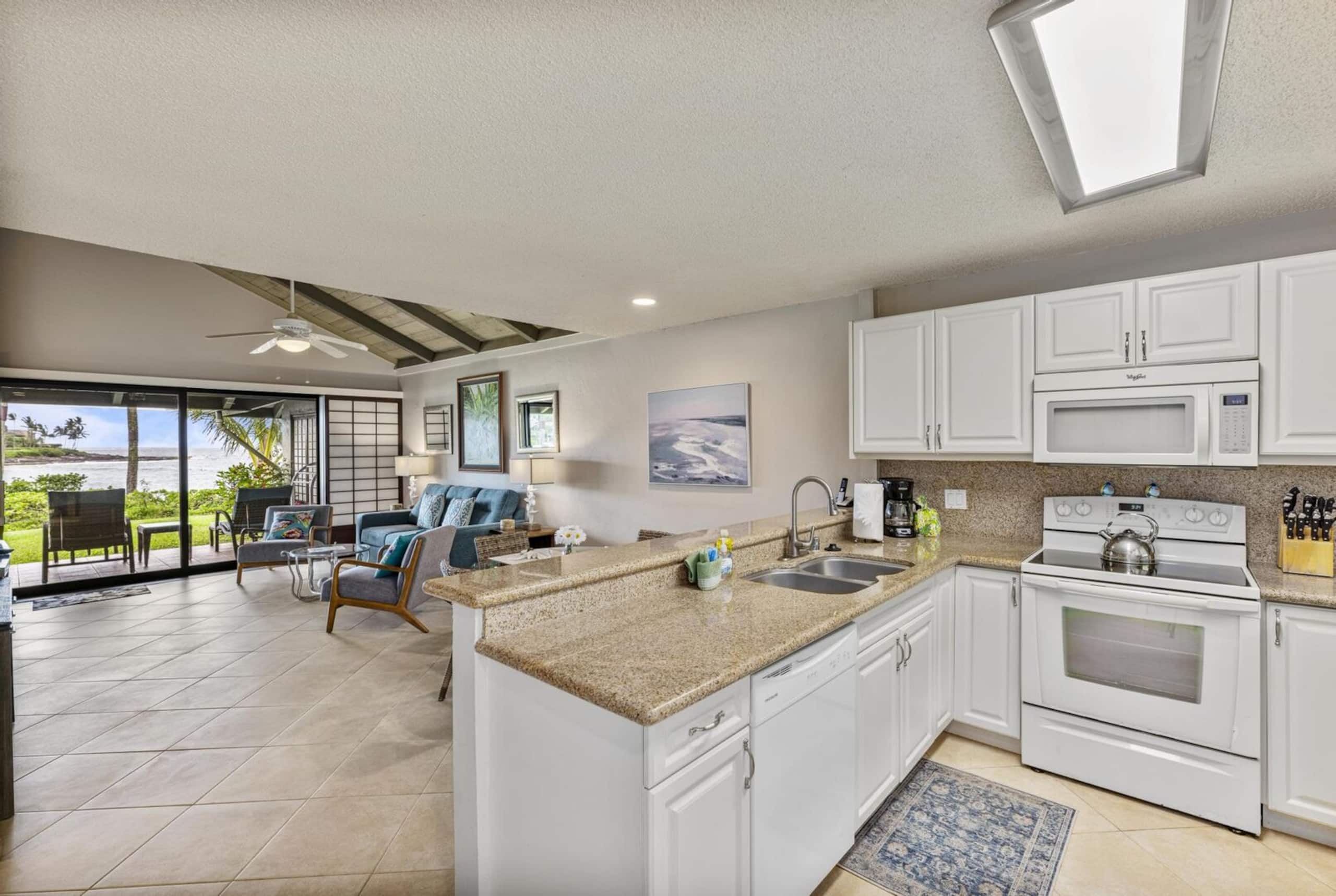 Home in Lahaina · ★5.0 · 1 bedroom · 2 beds · 2 baths - Image 2