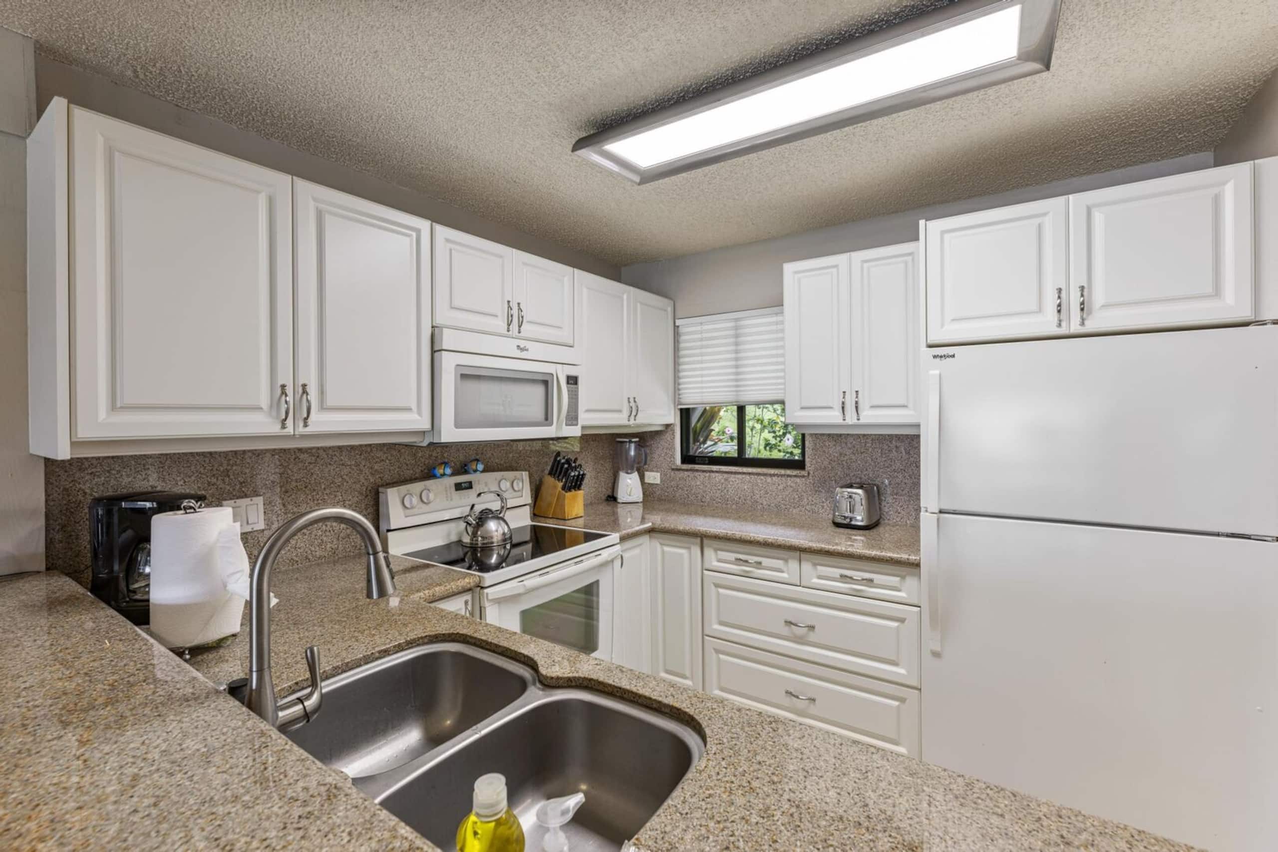 Home in Lahaina · ★5.0 · 1 bedroom · 2 beds · 2 baths - Image 6