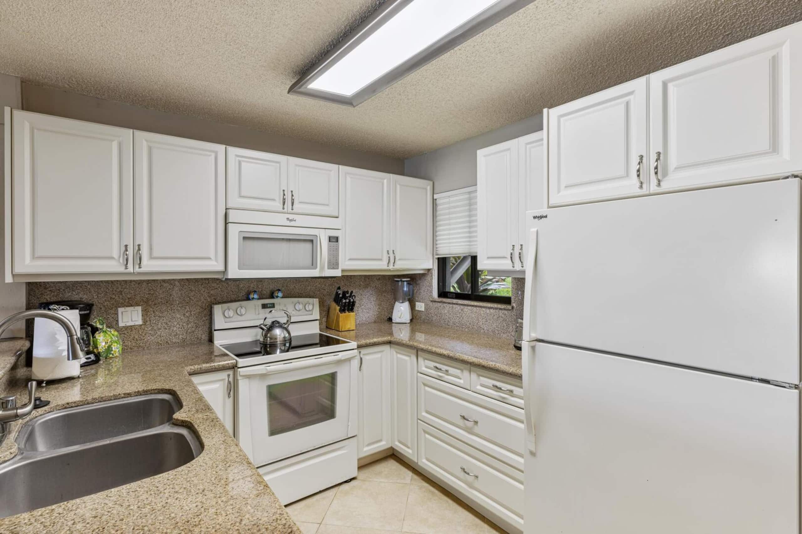 Home in Lahaina · ★5.0 · 1 bedroom · 2 beds · 2 baths - Image 4