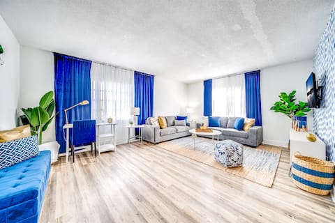 Water View - Stocked - Palm Wave Says