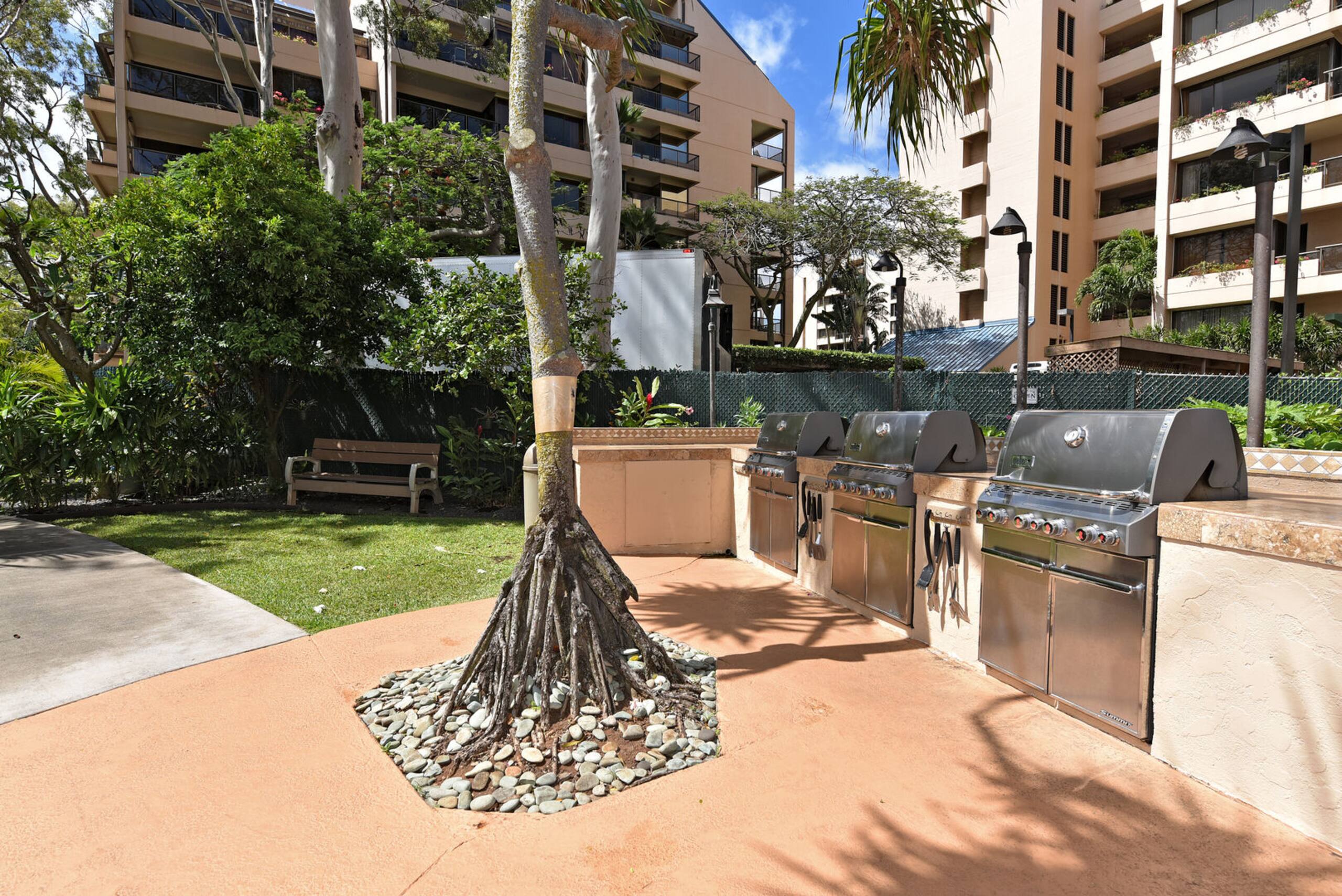Condo in Lahaina · ★4.78 · 1 bedroom · 2 beds · 1 private bath - Image 26