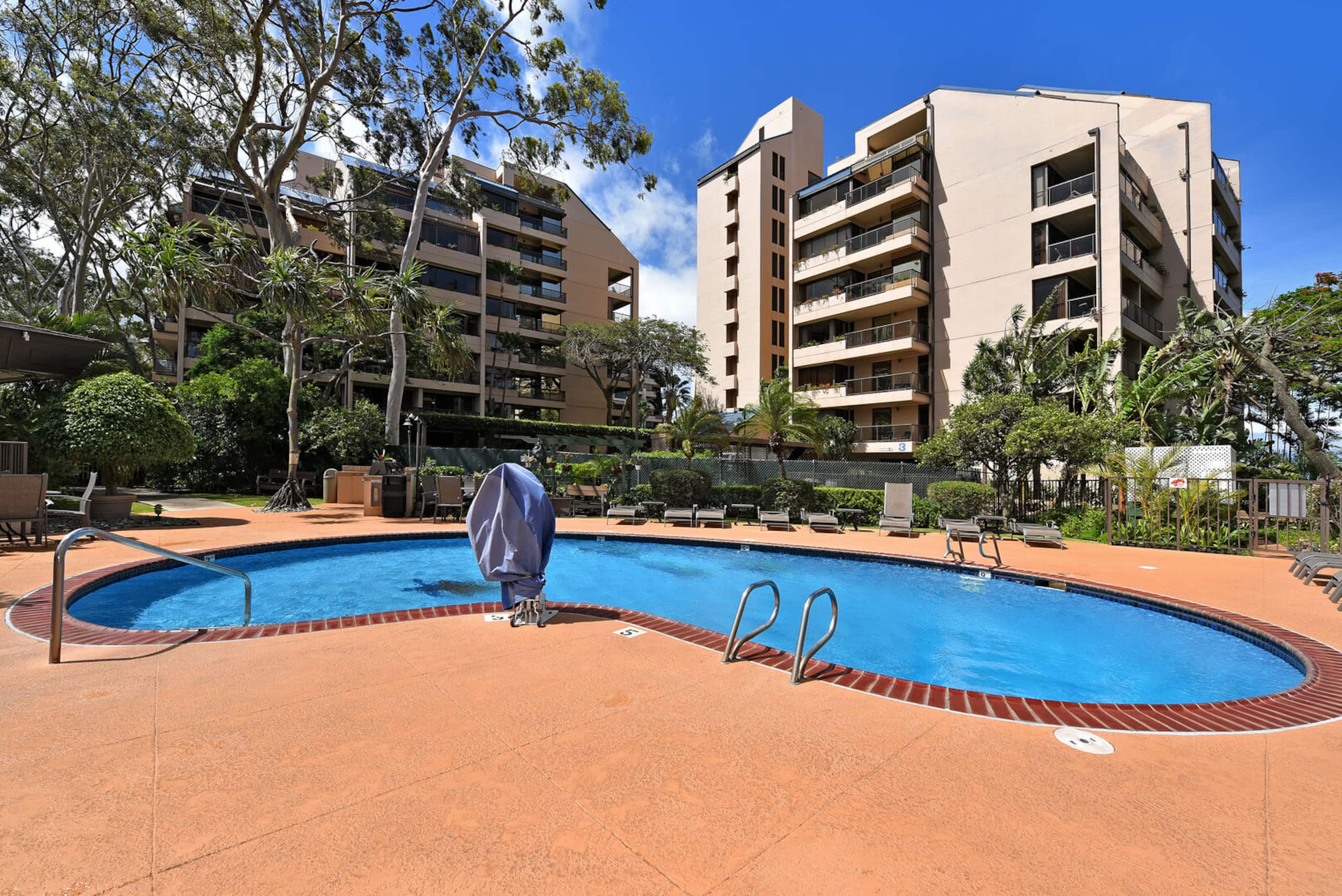 Condo in Lahaina · ★4.78 · 1 bedroom · 2 beds · 1 private bath - Image 25
